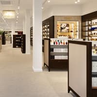 Aus Skandinavien nach Deutschland! Hier shoppen Luxus-Liebhaberinnen jetzt ihre Parfums