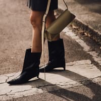 Stiefel mit Kitten Heels Stiefel mit Kitten Heels