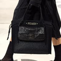 Fendi von Maria Grazia Chiuri: 5 brandneue Varianten der Baguette, die wir sofort haben wollen Fendi von Maria Grazia Chiuri: 5 brandneue Varianten der Baguette, die wir sofort haben wollen