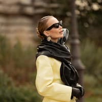 Sleek Look Streetstyle