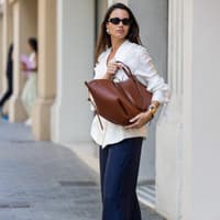 Wer die Cyme trägt, braucht 2026 diese Taschen-Neuheit von Polène Paris Wer die Cyme trägt, braucht 2026 diese Taschen-Neuheit von Polène Paris