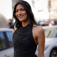 Parfümerie 2026: Die 3 besten Foundations, die sich nicht in Mimikfalten absetzen