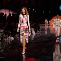 Wer in der Modewelt den Ton angibt, trägt 2026 Low Waist-Röcke