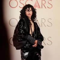 Odessa A'zion setzt bei den Oscars ihre Locken erneut perfekt in Szene – und motiviert alle Curly Girls