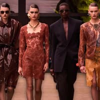 3 Mode-Trends von Saint Laurent für 2026 stehlen wir direkt vom Pariser Runway 3 Mode-Trends von Saint Laurent für 2026 stehlen wir direkt vom Pariser Runway