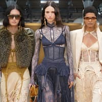 Nicht nur für Mutige! Zimmermann macht sexy Dessous jetzt zum Fashion-Statement Nicht nur für Mutige! Zimmermann macht sexy Dessous jetzt zum Fashion-Statement