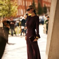 Dieses Maxikleid von H&M versprüht Luxus im Frühling 2026 – und kostet nur 40 Euro