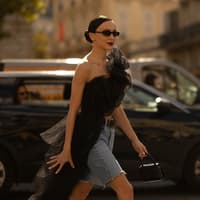 Mode-Trends 2026: Diese 5 Oberteile sind im Sommer in – und diese out