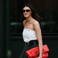 3 Mode-Trends, in denen New Yorker Minimalistinnen im Frühling 2026 beeindrucken