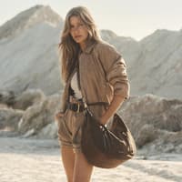 Softer Strick bis edles Leinen: Gisele zeigt für Marc O'Polo die schönsten Sommer-Looks 2026 Softer Strick bis edles Leinen: Gisele zeigt für Marc O'Polo die schönsten Sommer-Looks 2026
