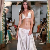 Quiet Luxury Bikinis 2026: 3 edle Modelle für den Sommer Quiet Luxury Bikinis 2026: 3 edle Modelle für den Sommer