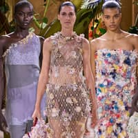3 Mode-Trends der Chanel Haute Couture Show, die eure Event-Garderobe auf ein Luxus-Level heben 3 Mode-Trends der Chanel Haute Couture Show, die eure Event-Garderobe auf ein Luxus-Level heben