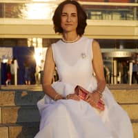 Pandora-CEO Berta de Pablos-Barbier: "Ich wünsche mir, dass Fürsorgearbeit nicht mehr in erster Linie in der Verantwortung der Frau liegt" Pandora-CEO Berta de Pablos-Barbier: "Ich wünsche mir, dass Fürsorgearbeit nicht mehr in erster Linie in der Verantwortung der Frau liegt"