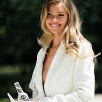 Das "Buttercream Blond" ist die eleganteste Haarfarbe im Spätsommer 2026 Das "Buttercream Blond" ist die eleganteste Haarfarbe im Spätsommer 2026