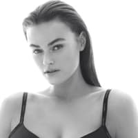 Plus-Size Model für Calvin Klein "Perfectly Fit"