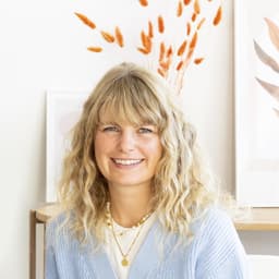 Profile picture for user Julia Lang