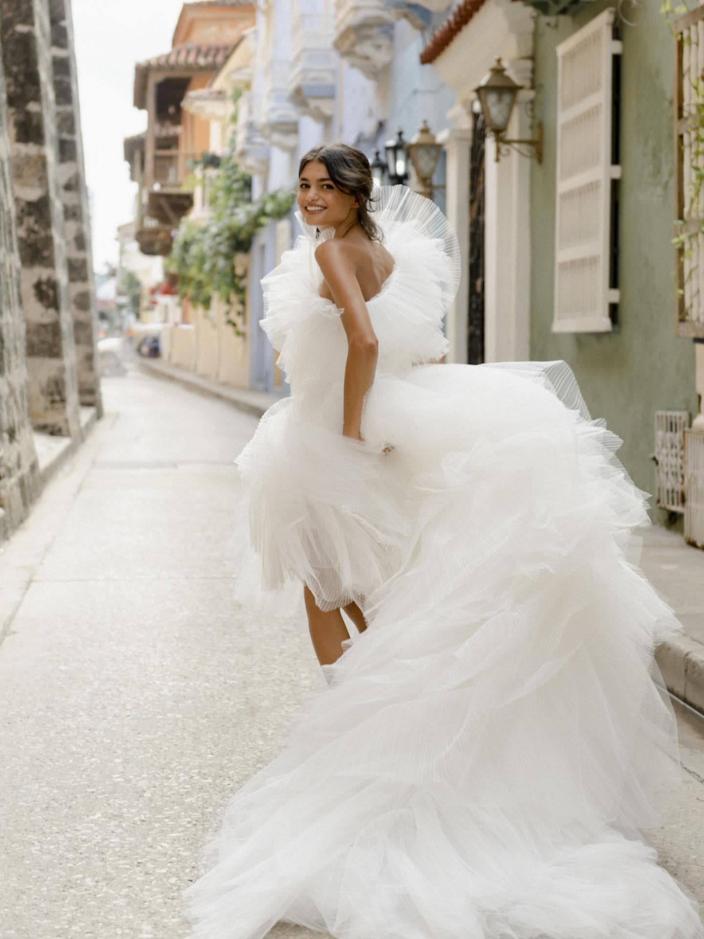 Frau in weißem Brautkleid Frau in weißem Brautkleid