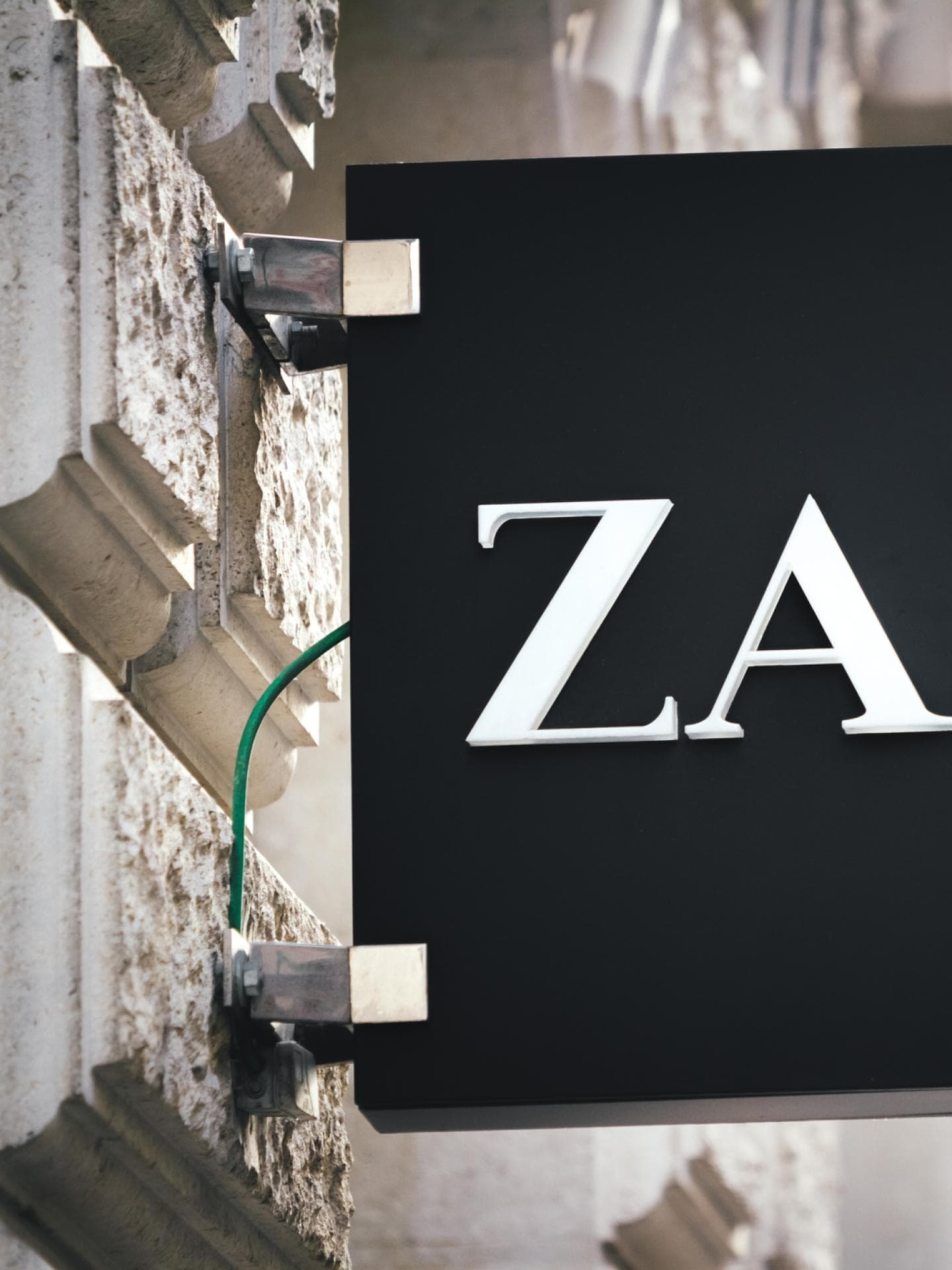 Schild von ZARA