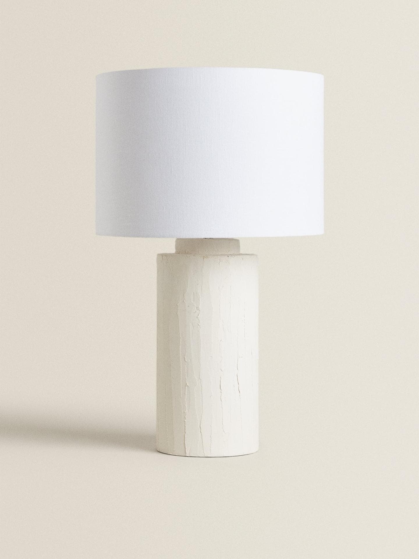 LACKIERTE LEUCHTE weiß Zara Home