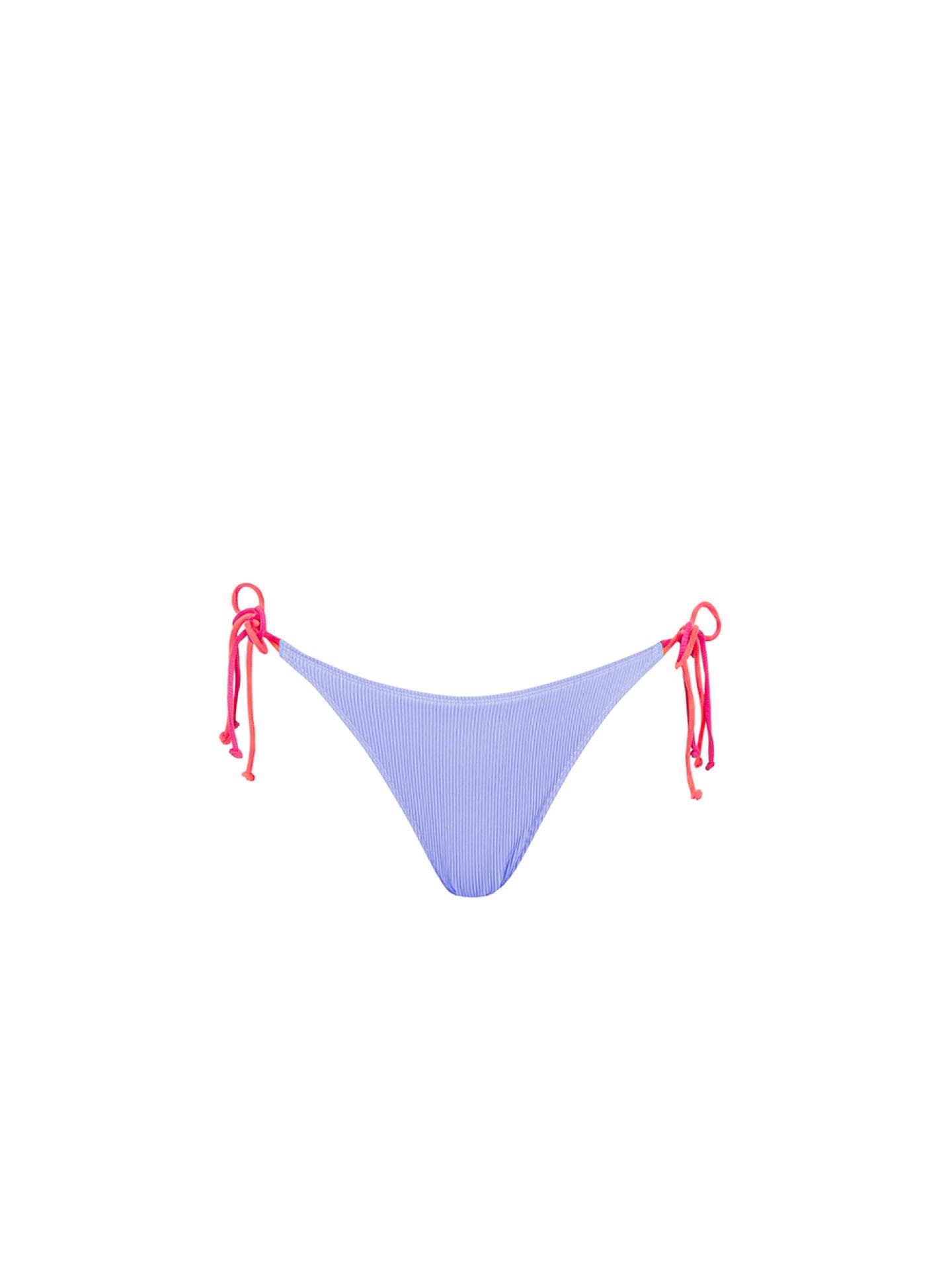 Bikini-Hose mit Schnürungen in Lavendel und mit roten Applikationen von Nakari & Lui
