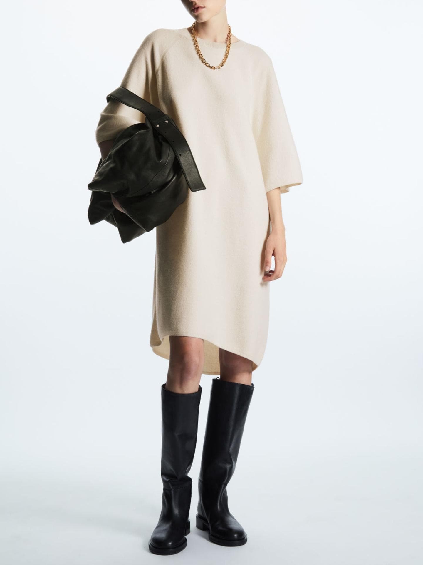 T-SHIRT-KLEID AUS WOLLE MIT OVERSIZED-PASSFORM