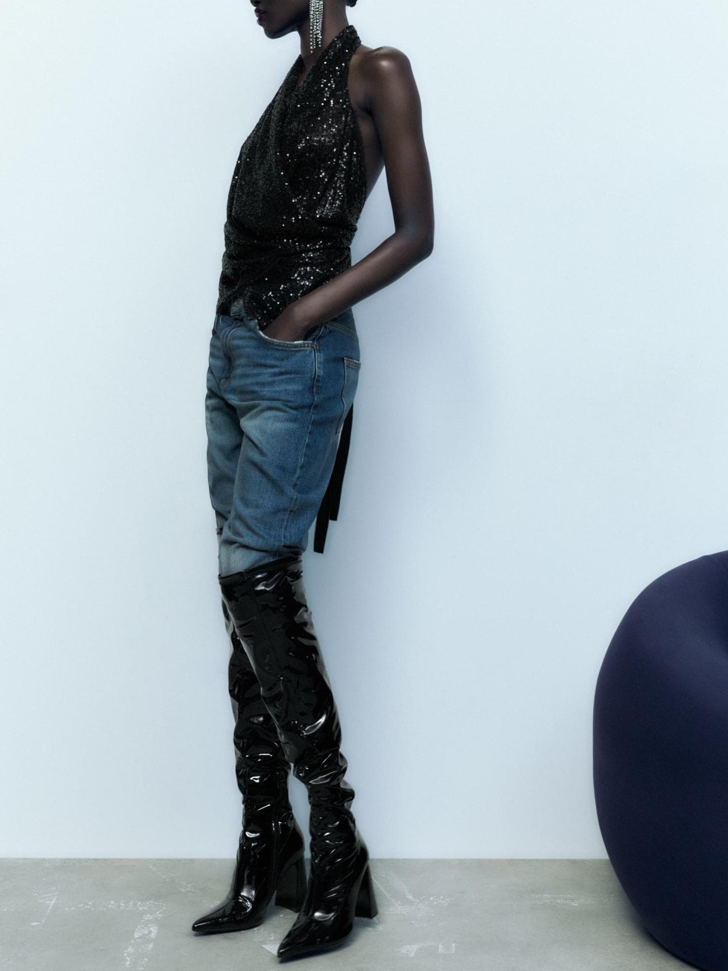 OVERKNEE-LEDERSTIEFEL MIT HOHEM ABSATZ Lackleder schwarz ZARA