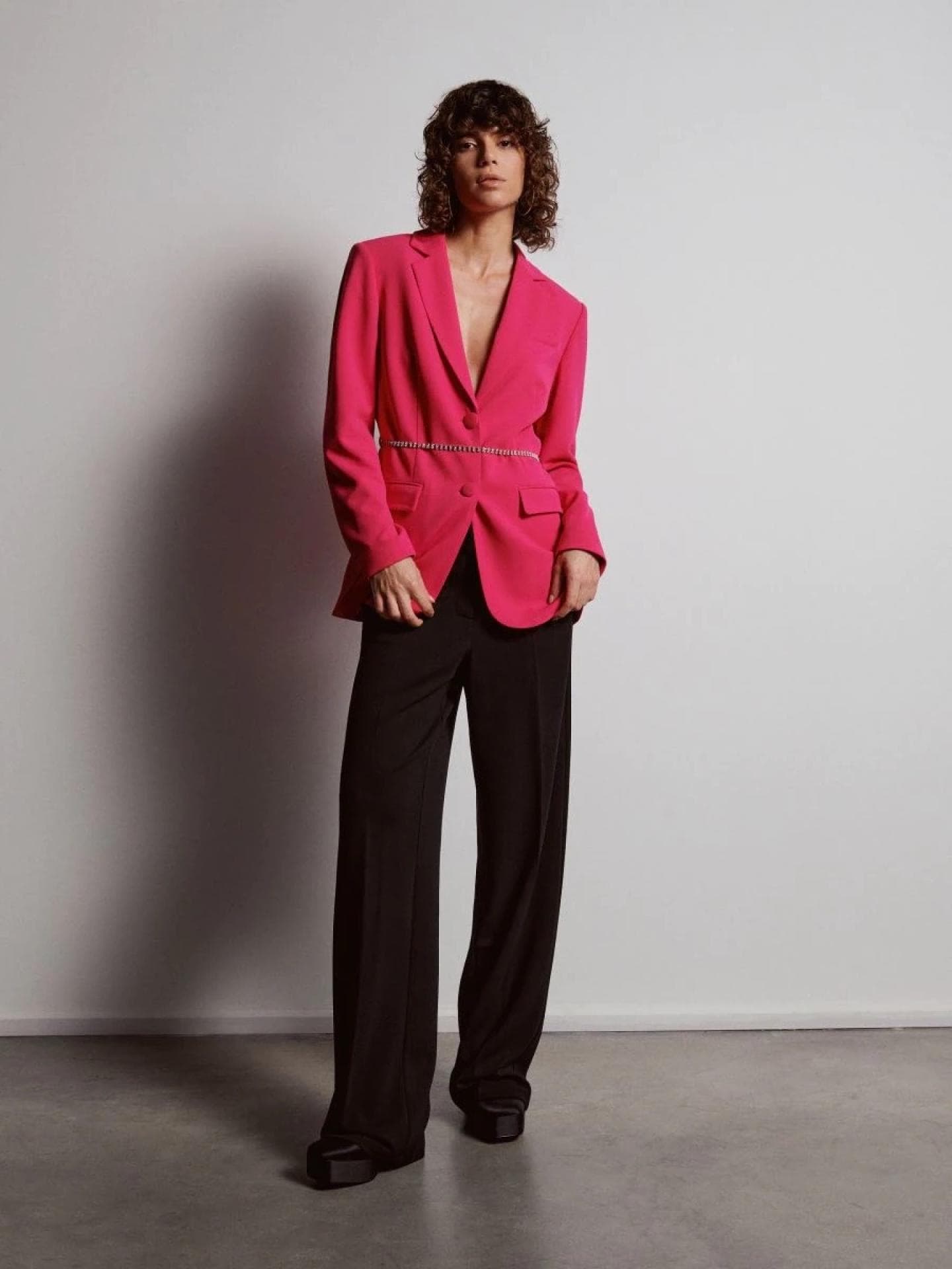 Blazer mit dekorativem Gürtel pink RESERVED Large