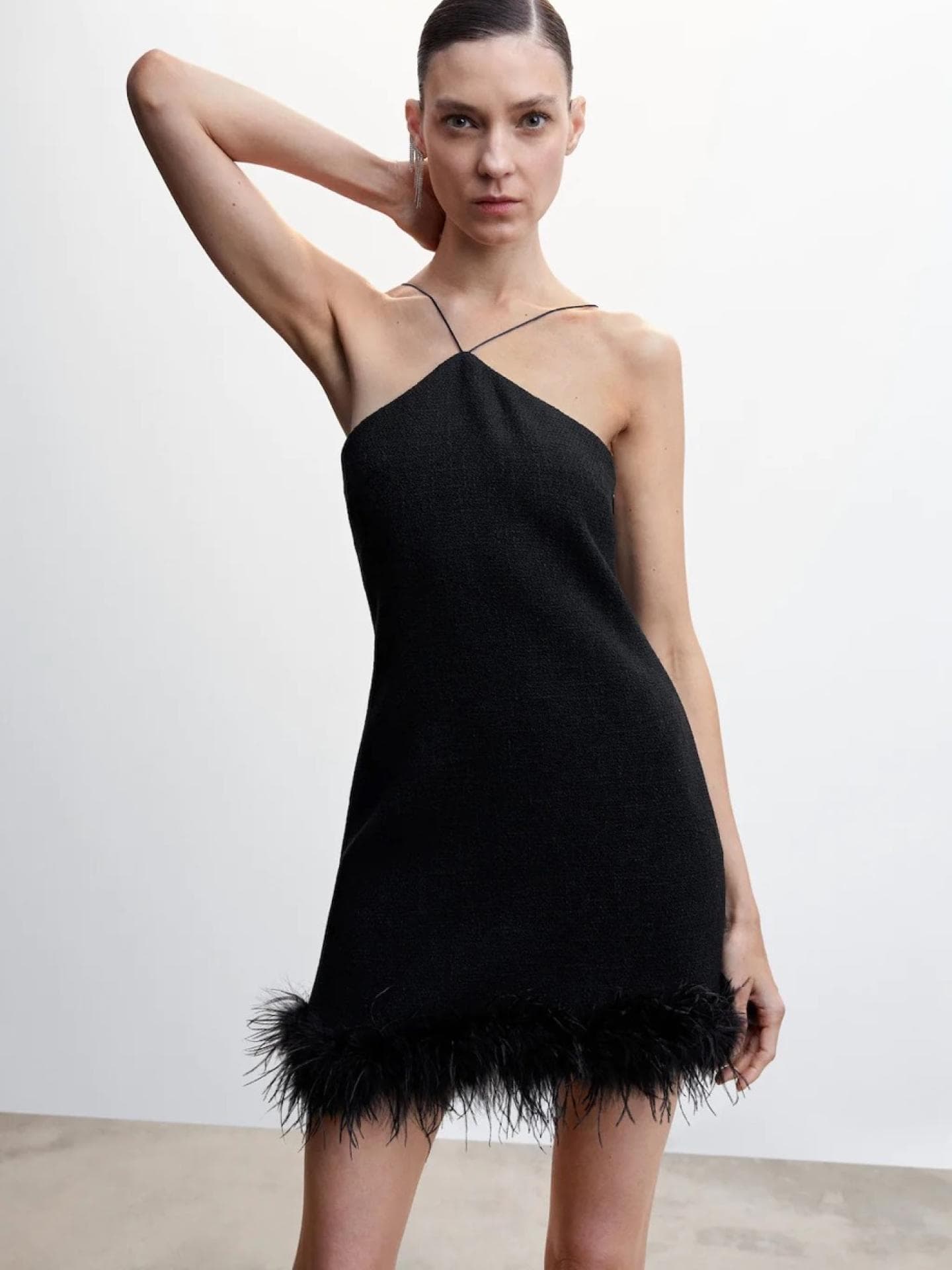 Kleid mit Feder-Detail schwarz MANGO Large