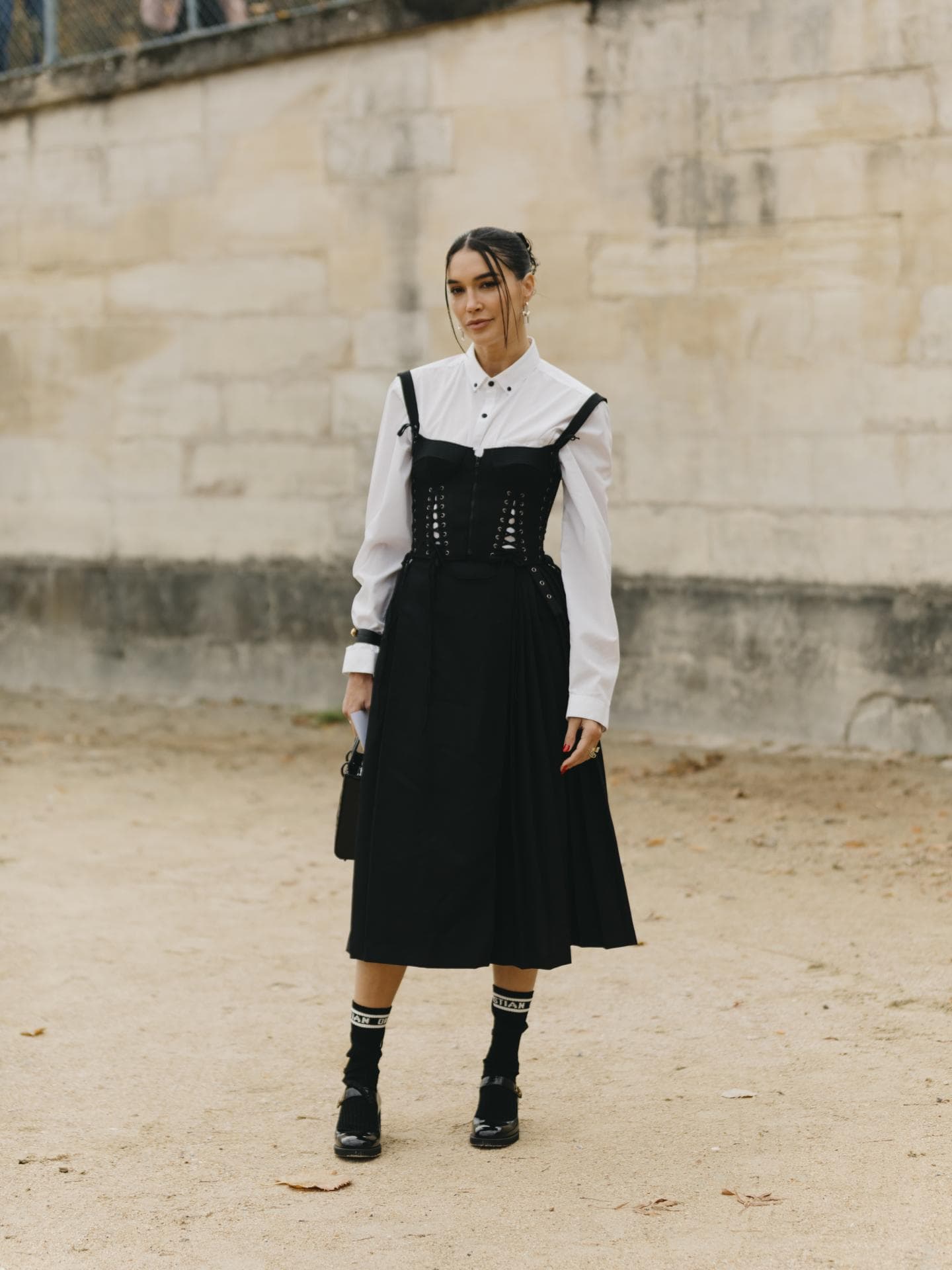 Outfit im Neo-Gothic-Stil Outfit im Neo-Gothic-Stil
