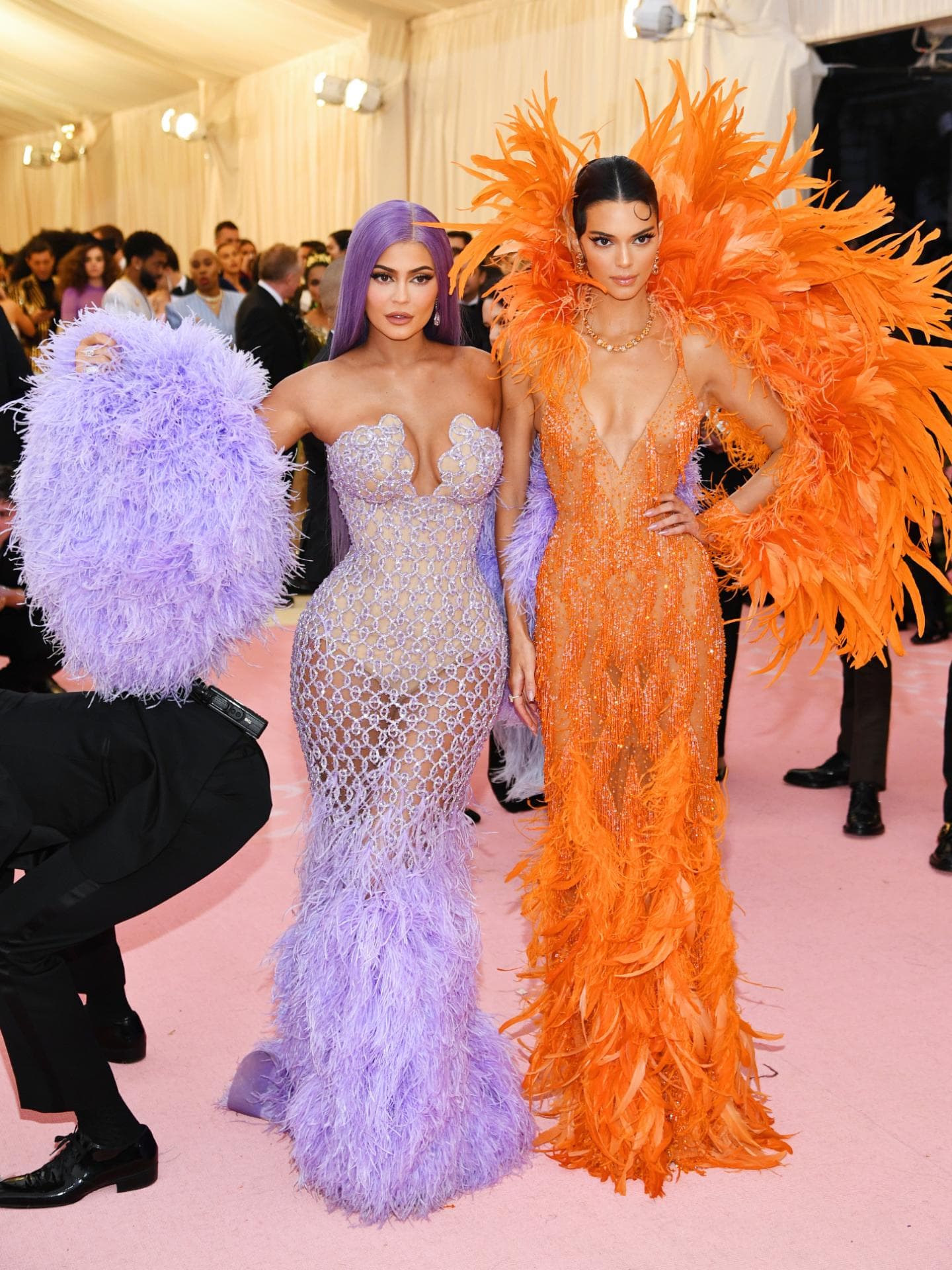 Kylie und Kendall Jenner in Versace auf der Met Gala 2019