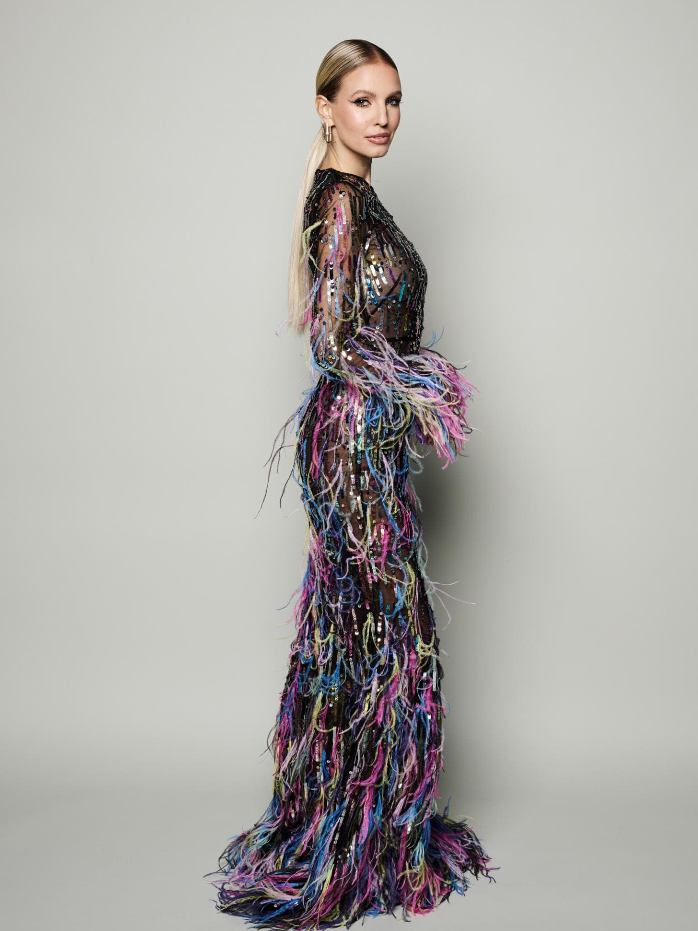 Leonie Hanne Abendkleid Sleek Hair