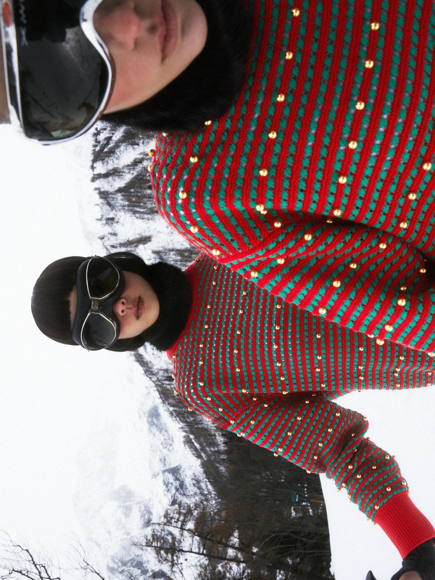 ZARA STRICKPULLOVER MIT SCHMUCKSTEINEN CHRISTMAS rot grün