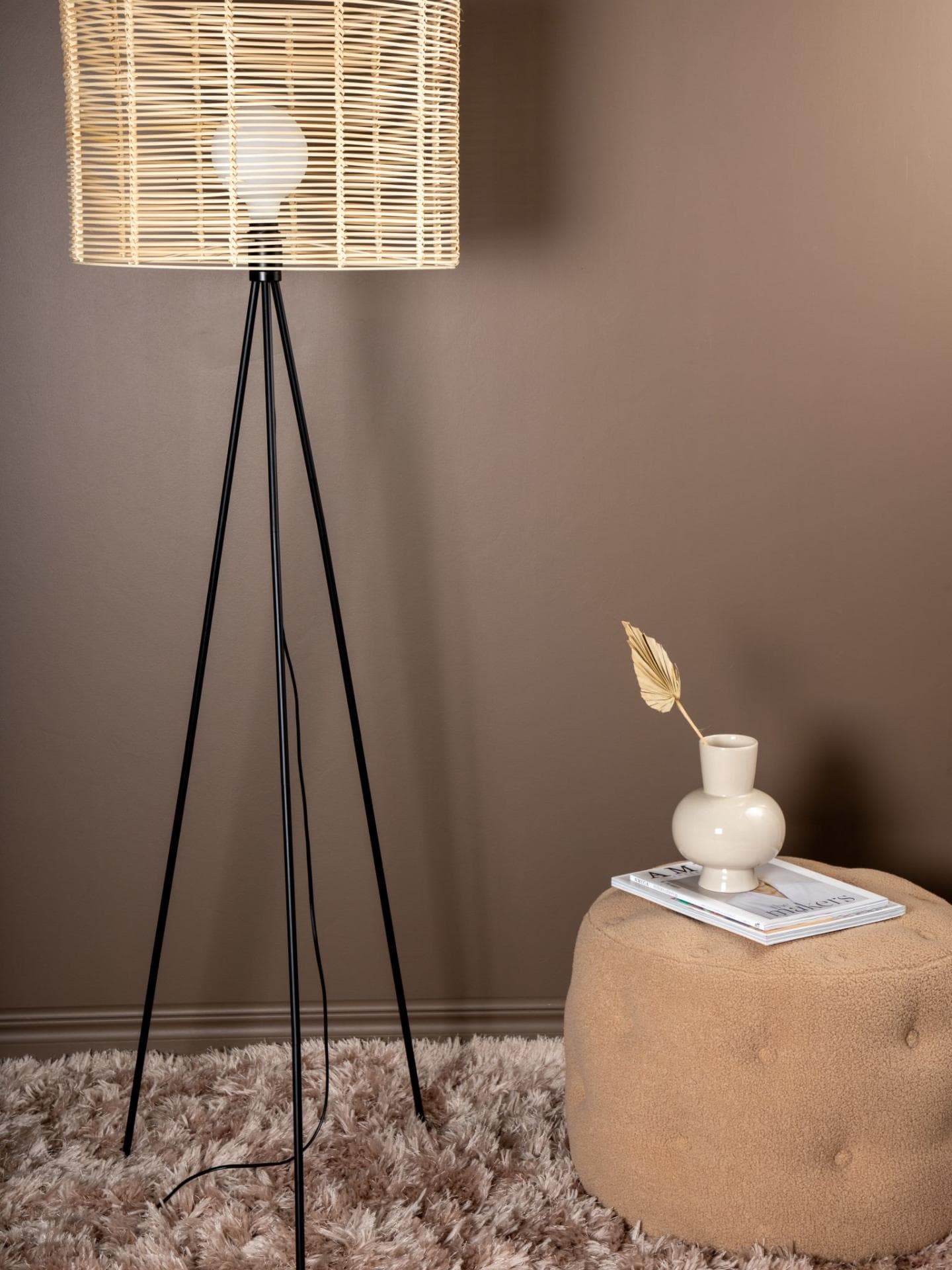 Fence Beleuchtung aus Rattan und schwarzem Metall von Venture Home über H&M Home