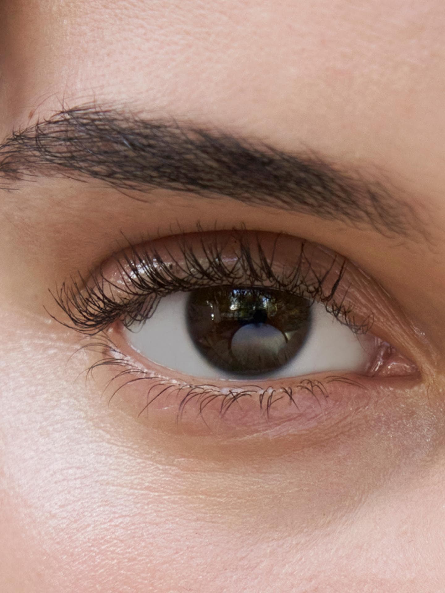 Frau mit langen Wimpern