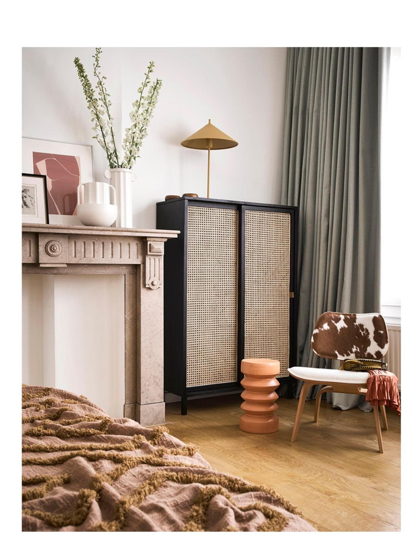 Beistelltisch von HKliving in Orange über De Bijenkorf, ca. 90 Euro 