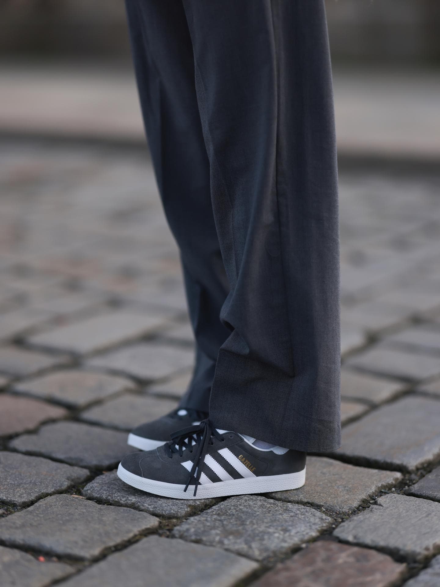Graue Adidas Sneaker