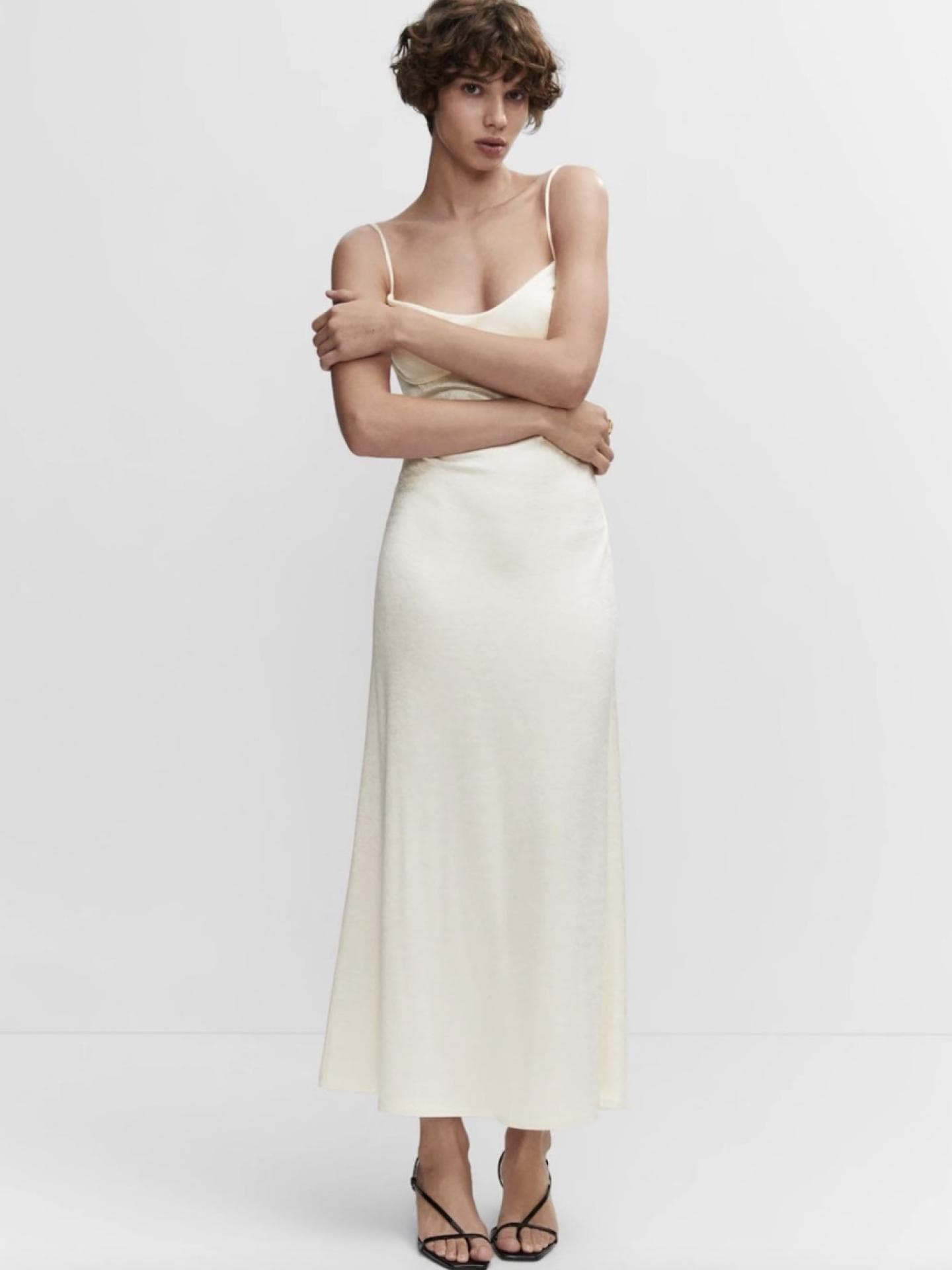 Langes Kleid mit Rückenschlitz Cremeweiß MANGO 