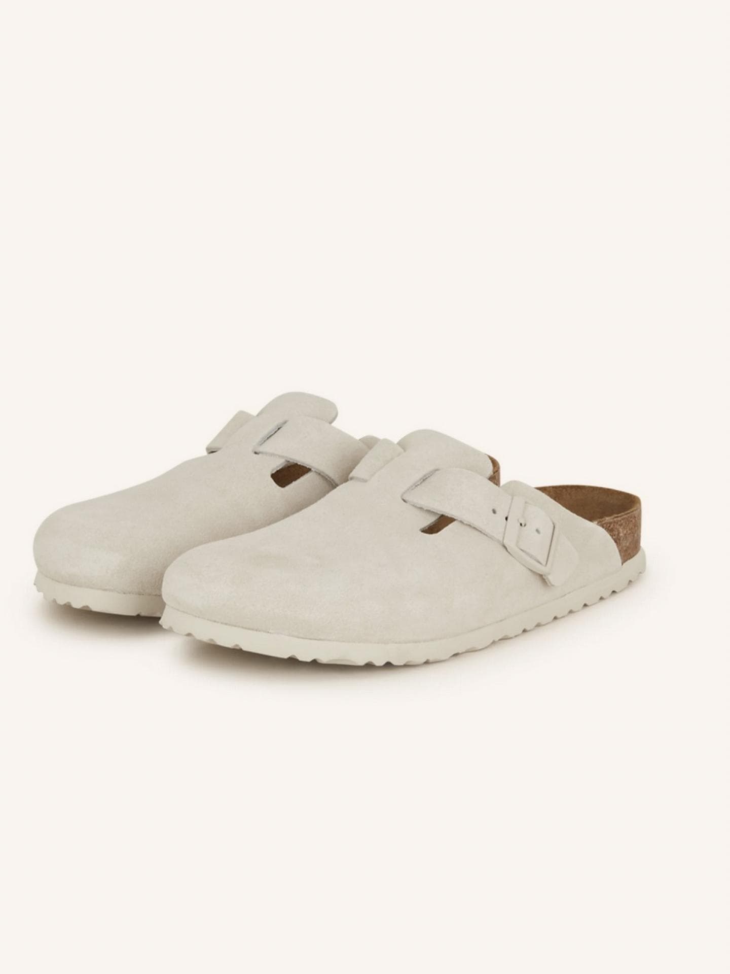 Pantoletten BOSTON von Birkenstock in Creme aus Veloursleder über Breuninger, ca. 130 Euro