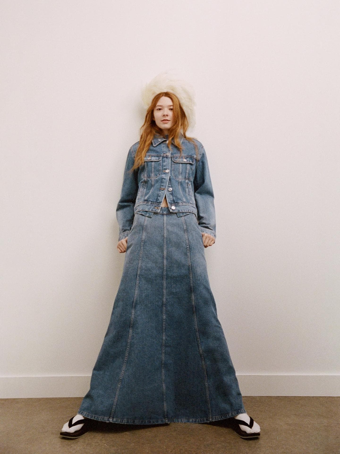Langer Rock aus Denim mit hohem Bund und Vordertaschen, ca. 50 Euro