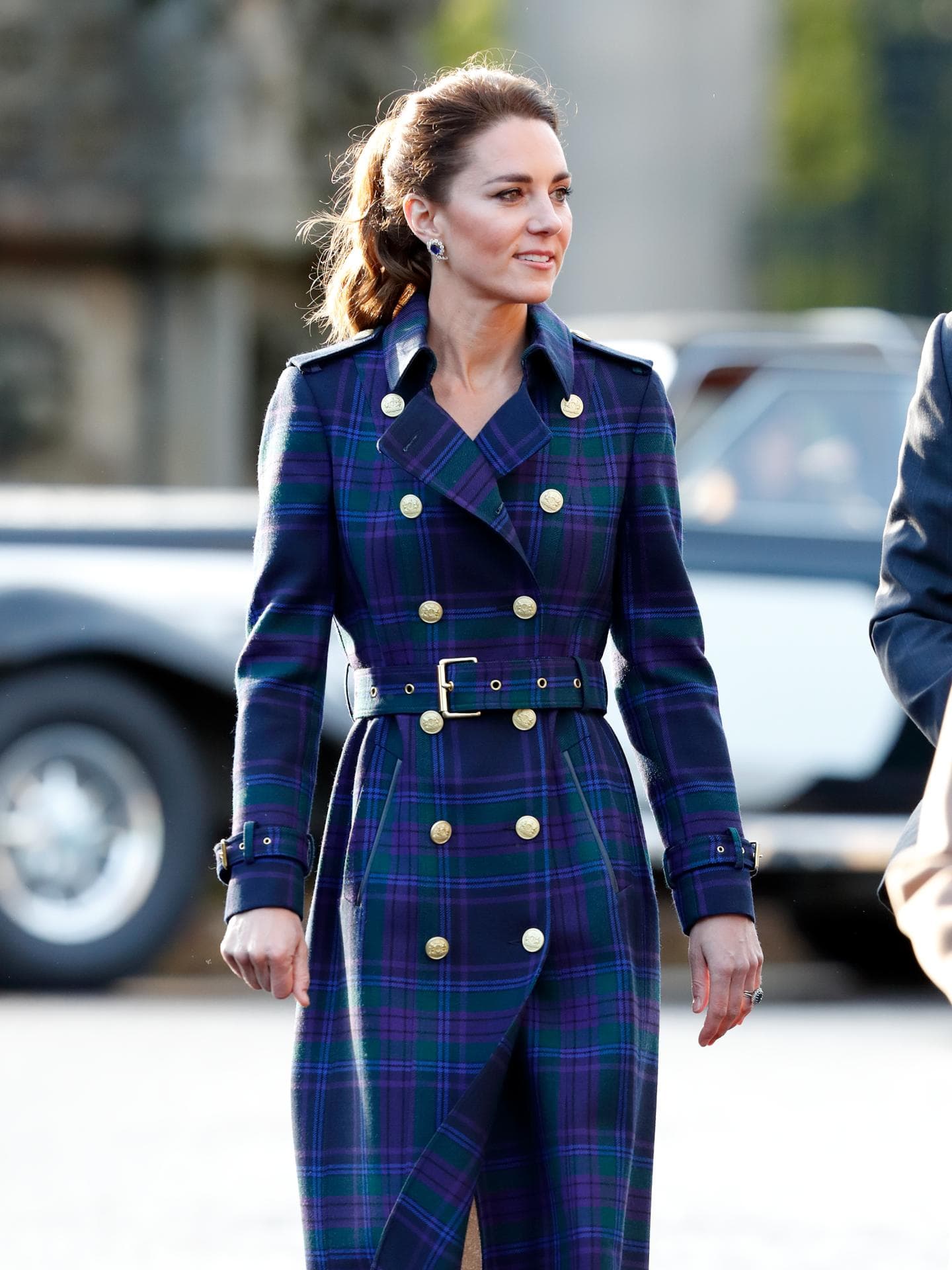 Kate Middleton trägt Kleid mit Gürtel 