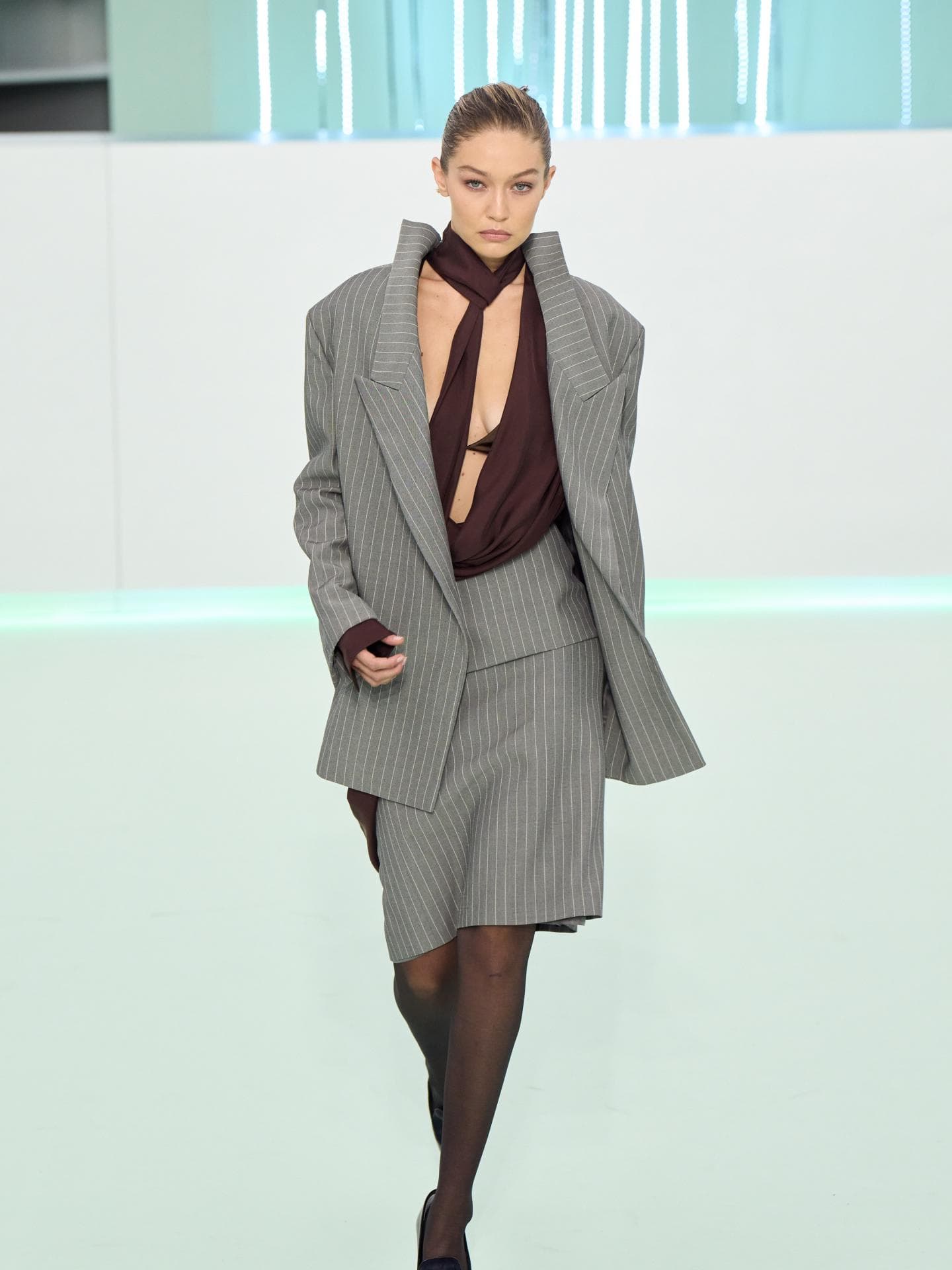 Frau trägt Office Look