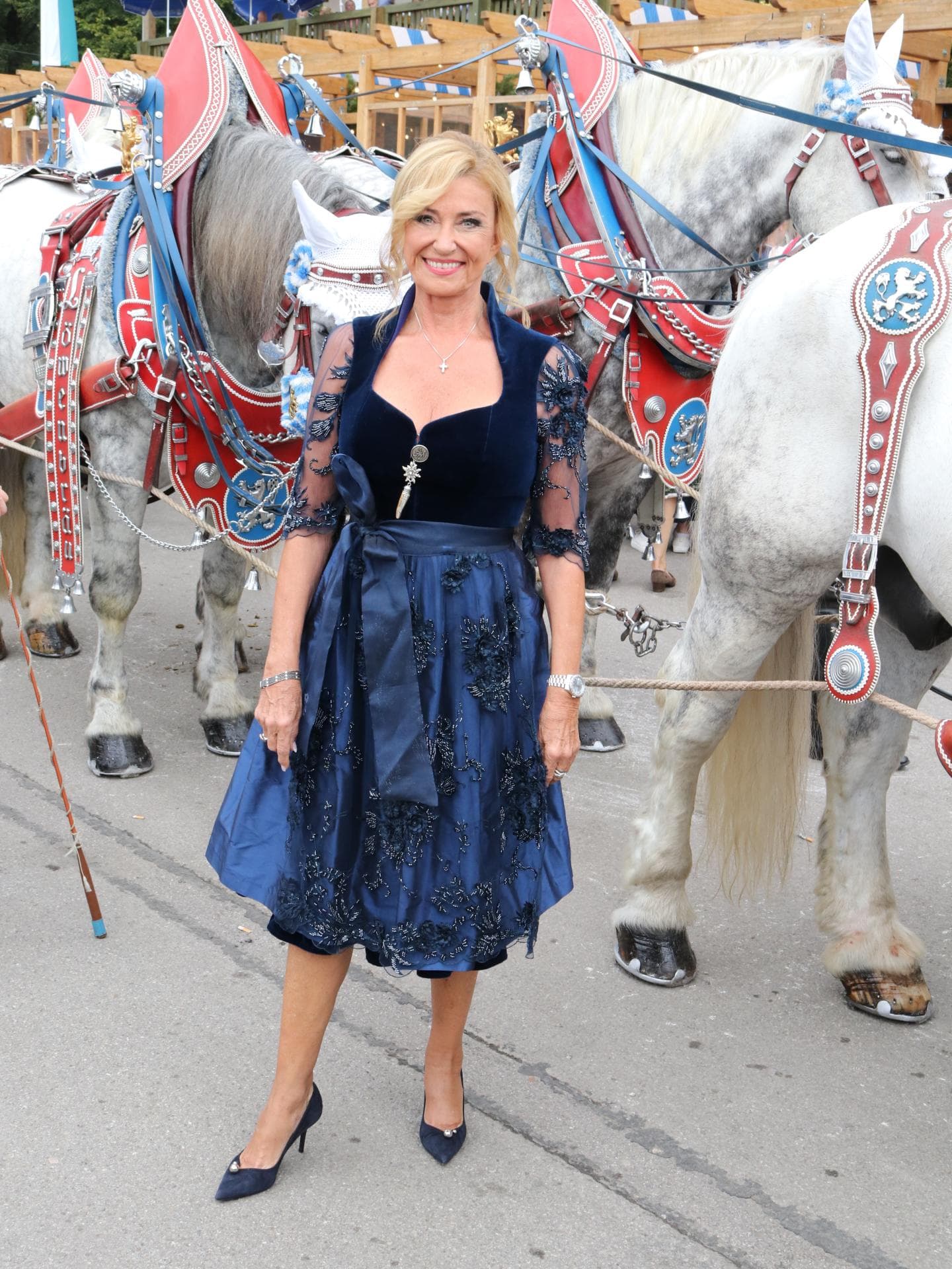 Dagmar Woehrl in Dirndl 