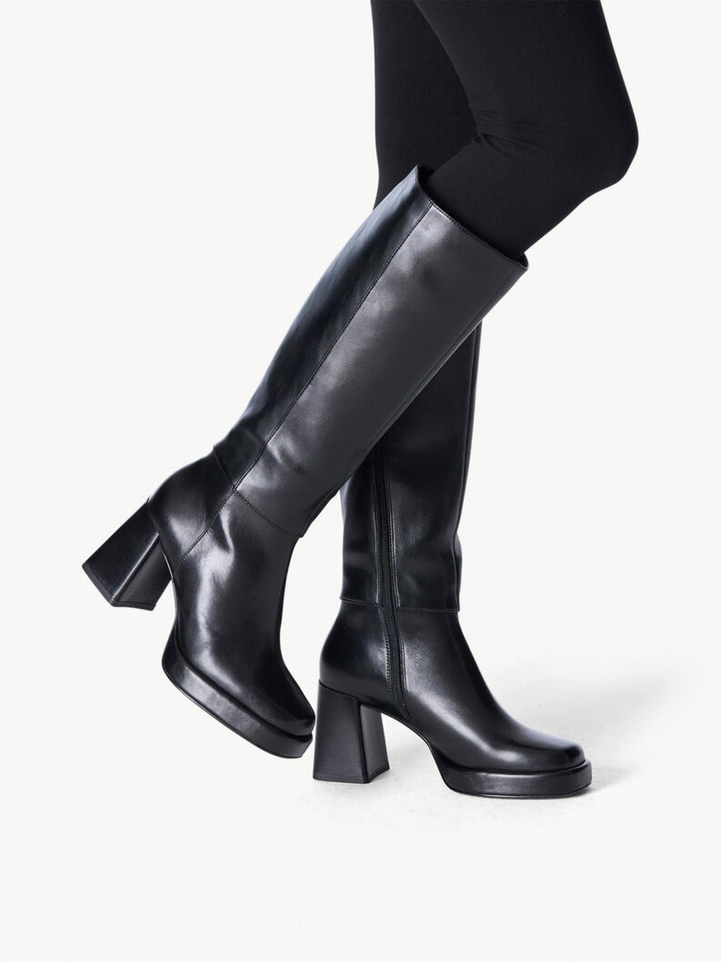 Schwarzer Absatzstiefel von Tamaris