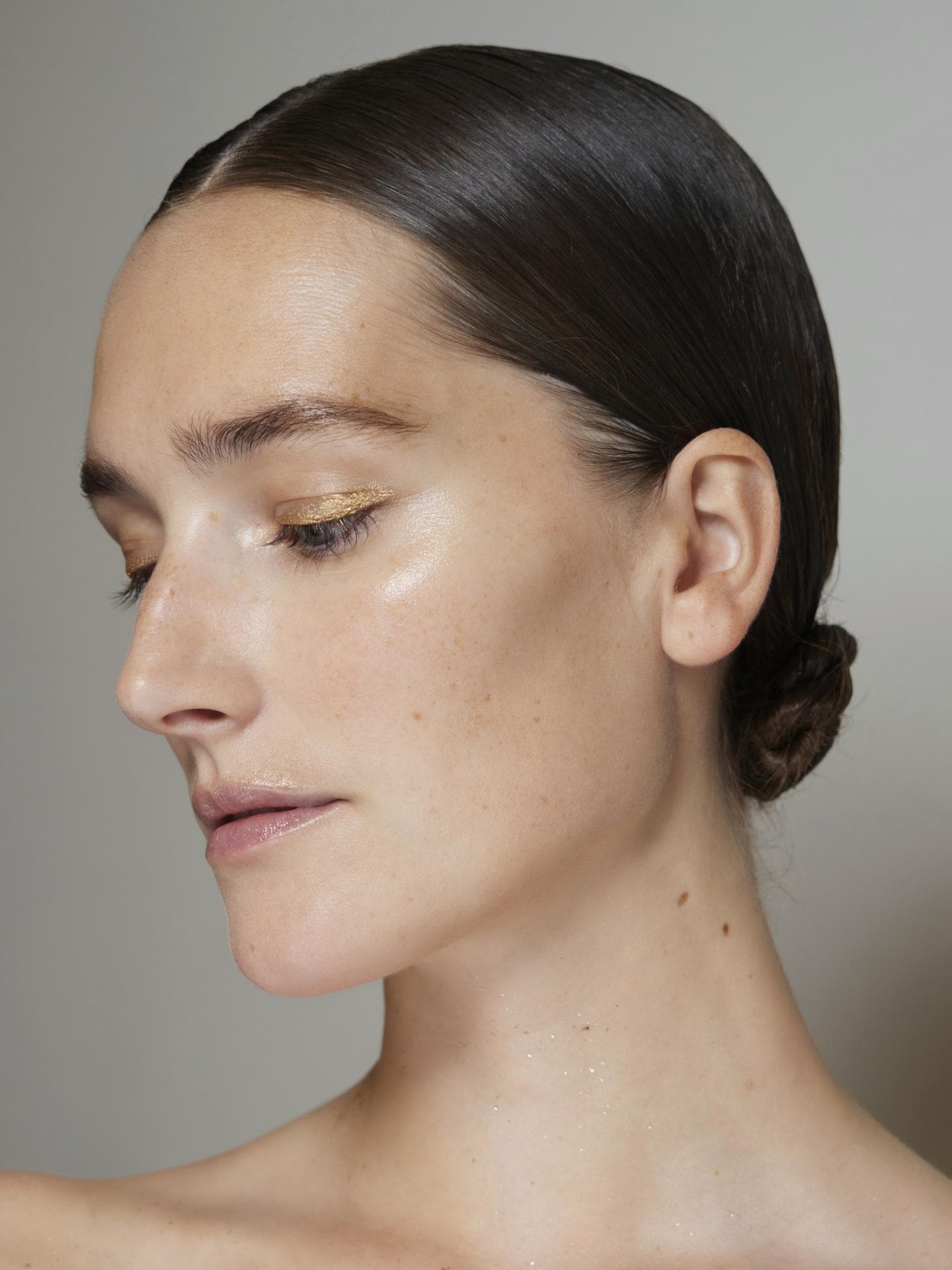Festliches Make-up Goldener Eyeliner