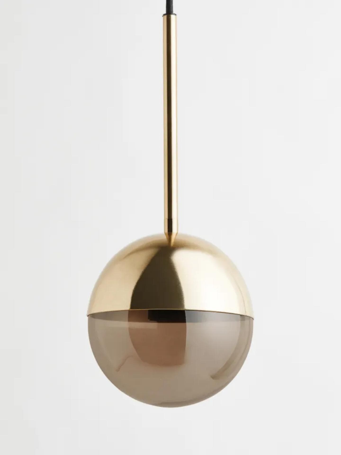 Goldene Metall-Pendelleuchte von H&M Home