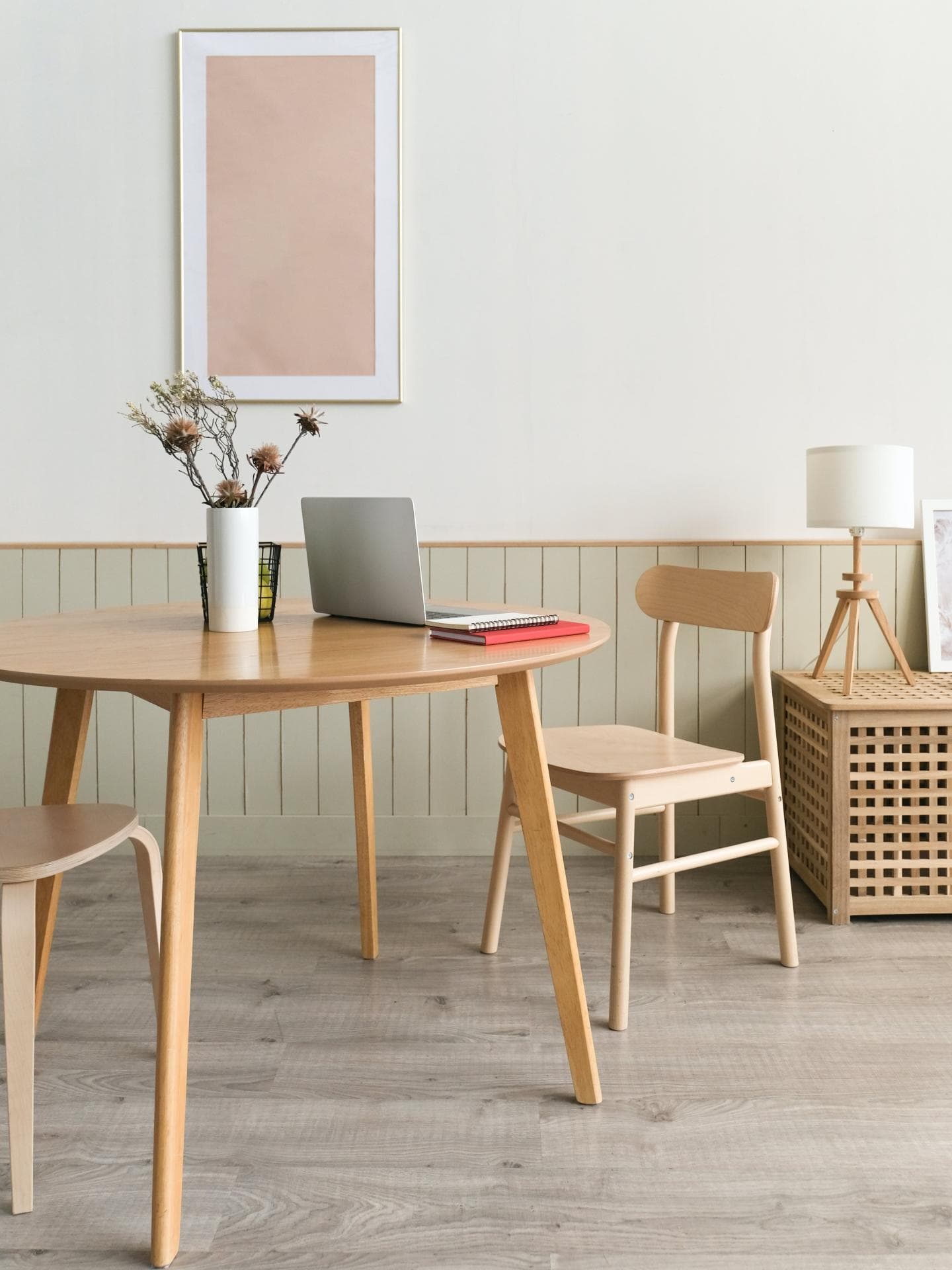 Esszimmer: Stühle und Tische