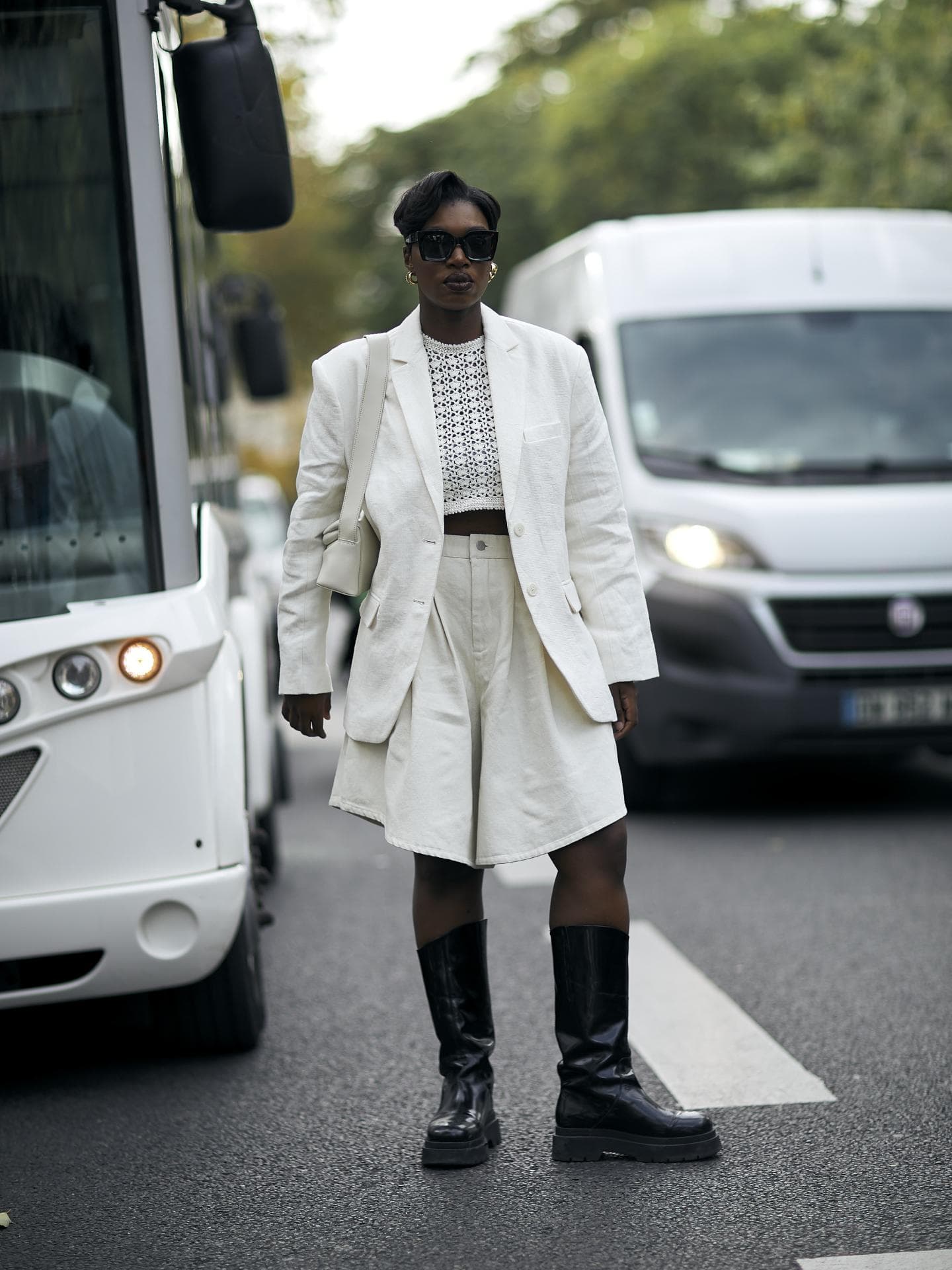 Minimalistische Stiefel von s.Oliver Frau in weißem Look mit schwarzen Boots