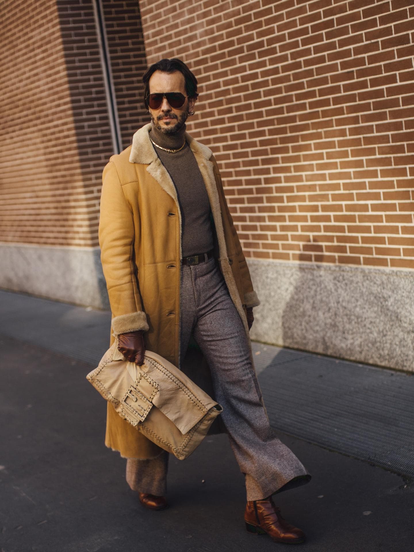 Gast in Look bei der Mailänder Fashion Week