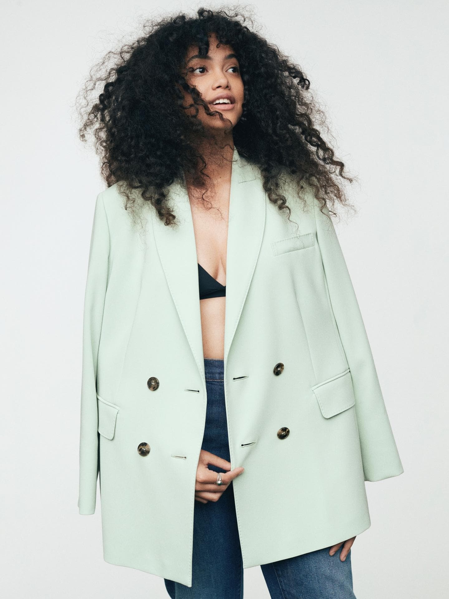 Bei diesem Oversized-Blazer bekommen wir irgendwie Lust auf Pistazieneis.