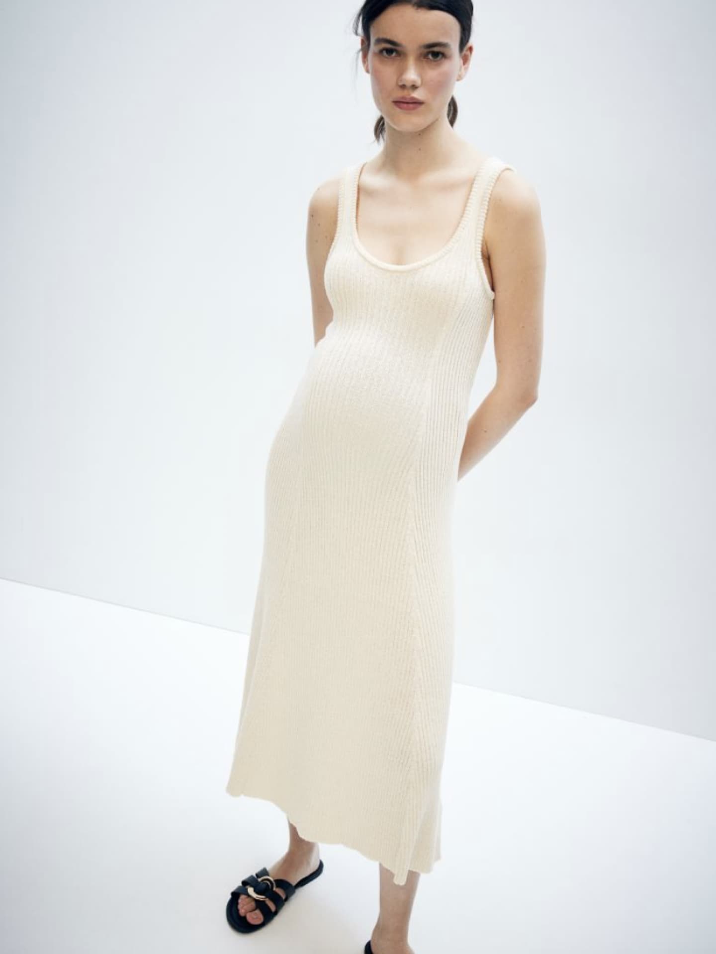 Langes Kleid in Rippstrick